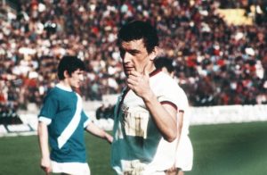 Luigi Riva – Huyền Thoại Bóng Đá Ý: Sự Nghiệp, Thành Công và Dấu Ấn Lịch Sử